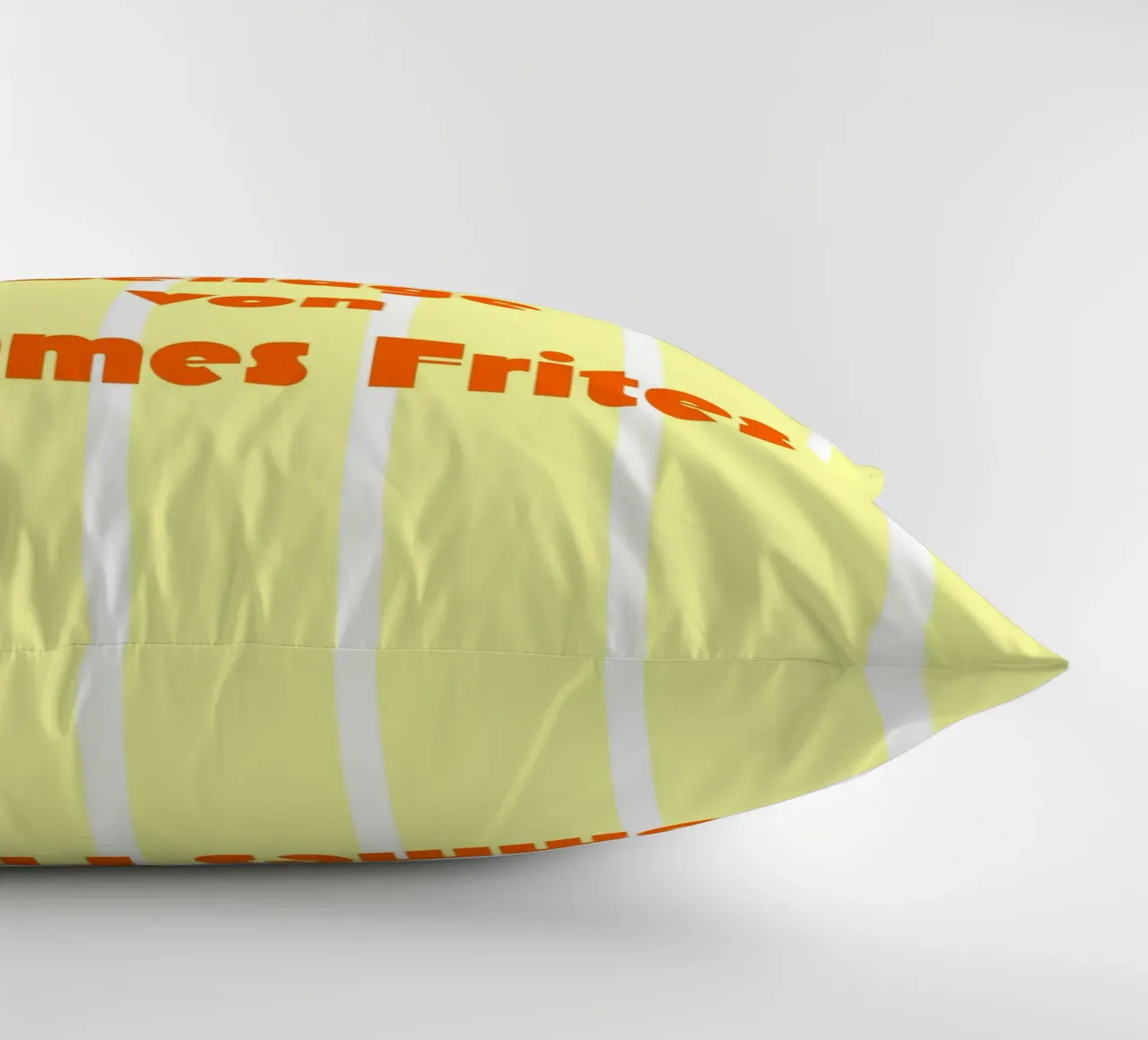 Glück ist eine Beilage von Pommes Frites. cuscino da FRICKE DESIGN
