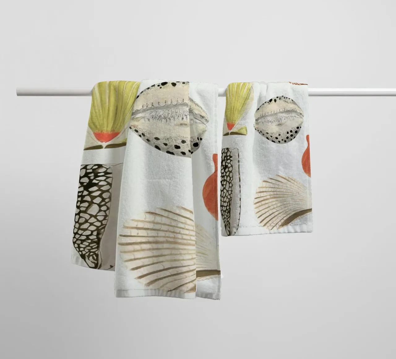 Shells towel by Isabelle Vandeplassche