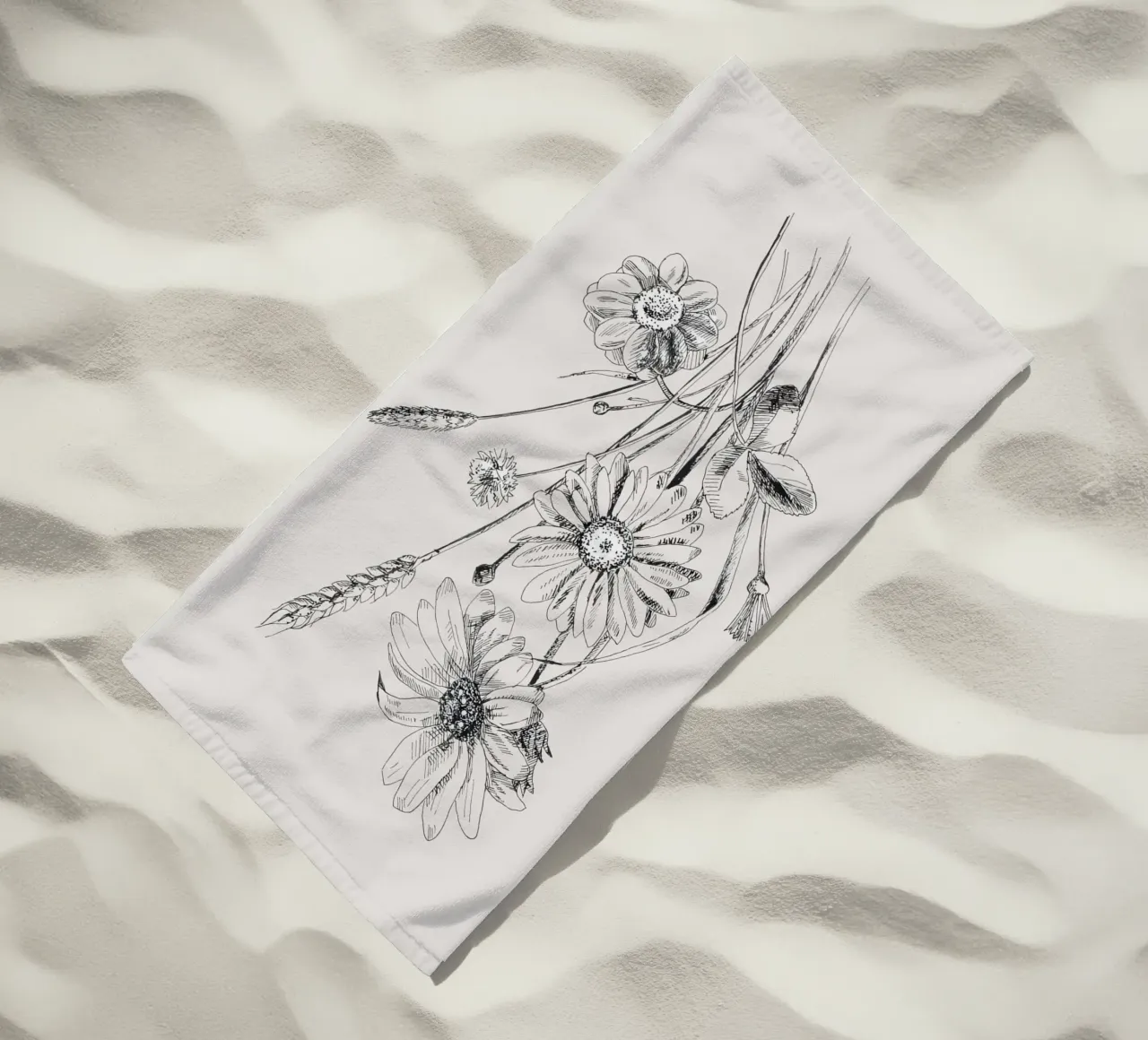 Schizzo botanico di fiori selvatici e grano | Vintage Monochrome Flo telo mare da NorwesClub