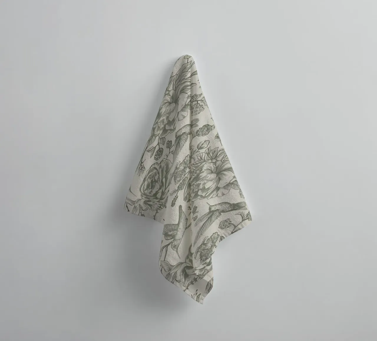 Kolibrie & Pioenroos Patroon | Vintage Botanisch Behang Pr badhanddoek van NorwesClub