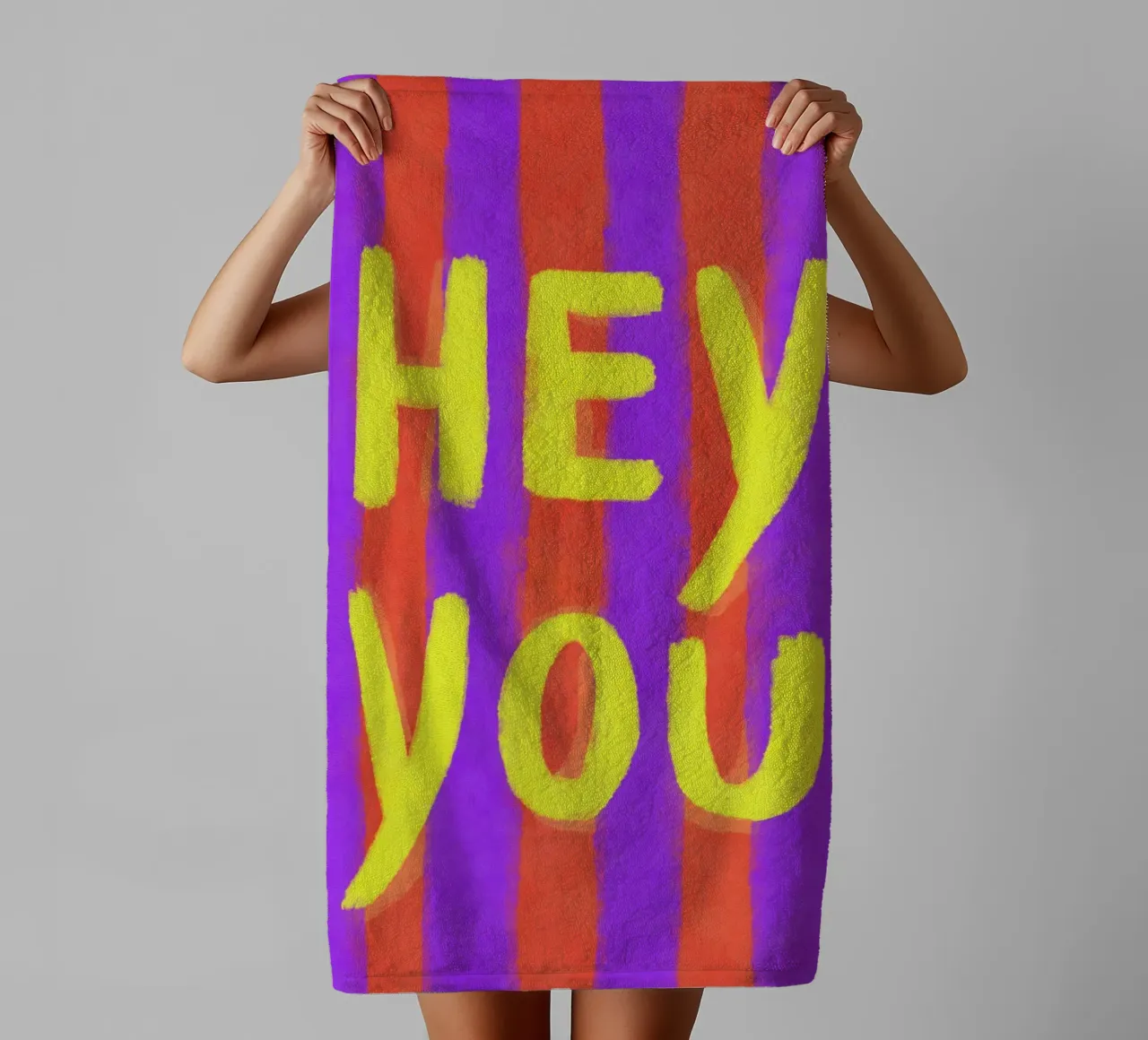Hey You, strisce viola Pop asciugamano da bagno da Carinaprint