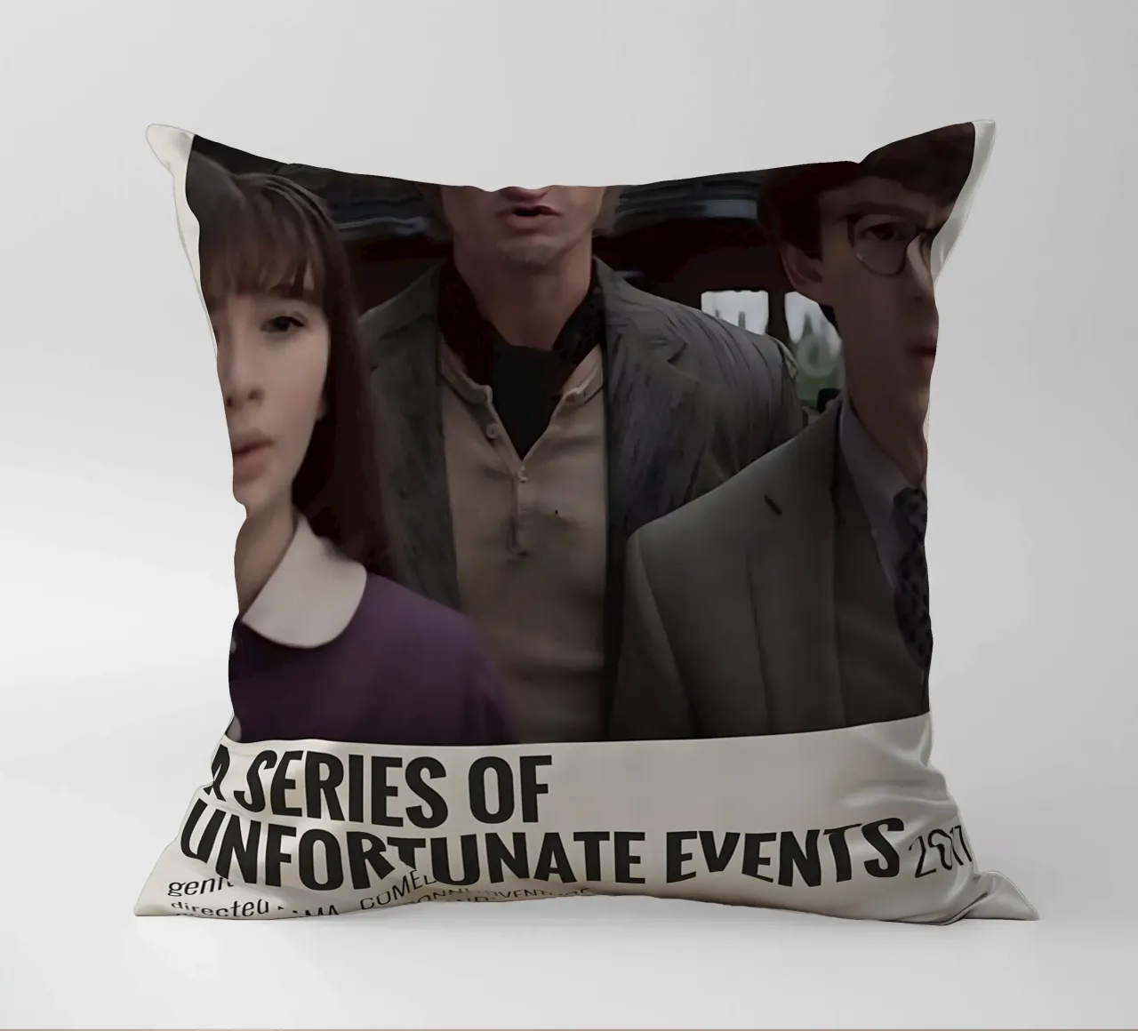 A SERIES OF UNFORTUNATE EVENTS 2017 cuscino da MVFminimalist