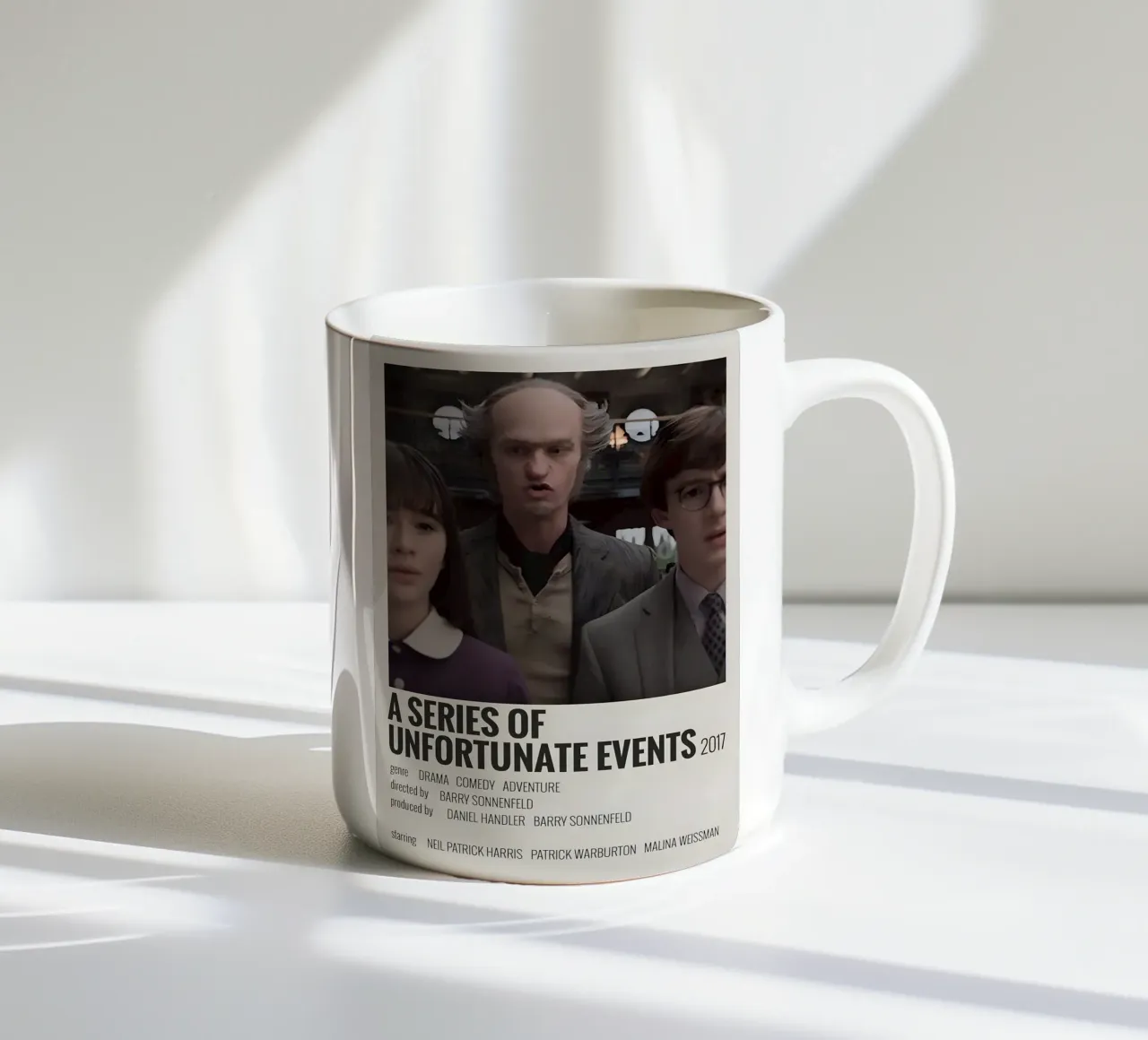 A SERIES OF UNFORTUNATE EVENTS 2017 tazza in ceramica da MVFminimalist