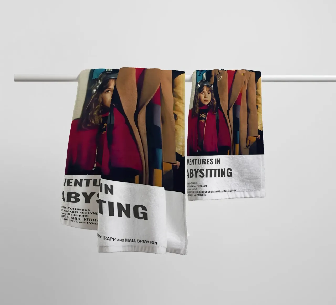 ADVENTURES IN BABYSITTING asciugamano da bagno da MVFminimalist