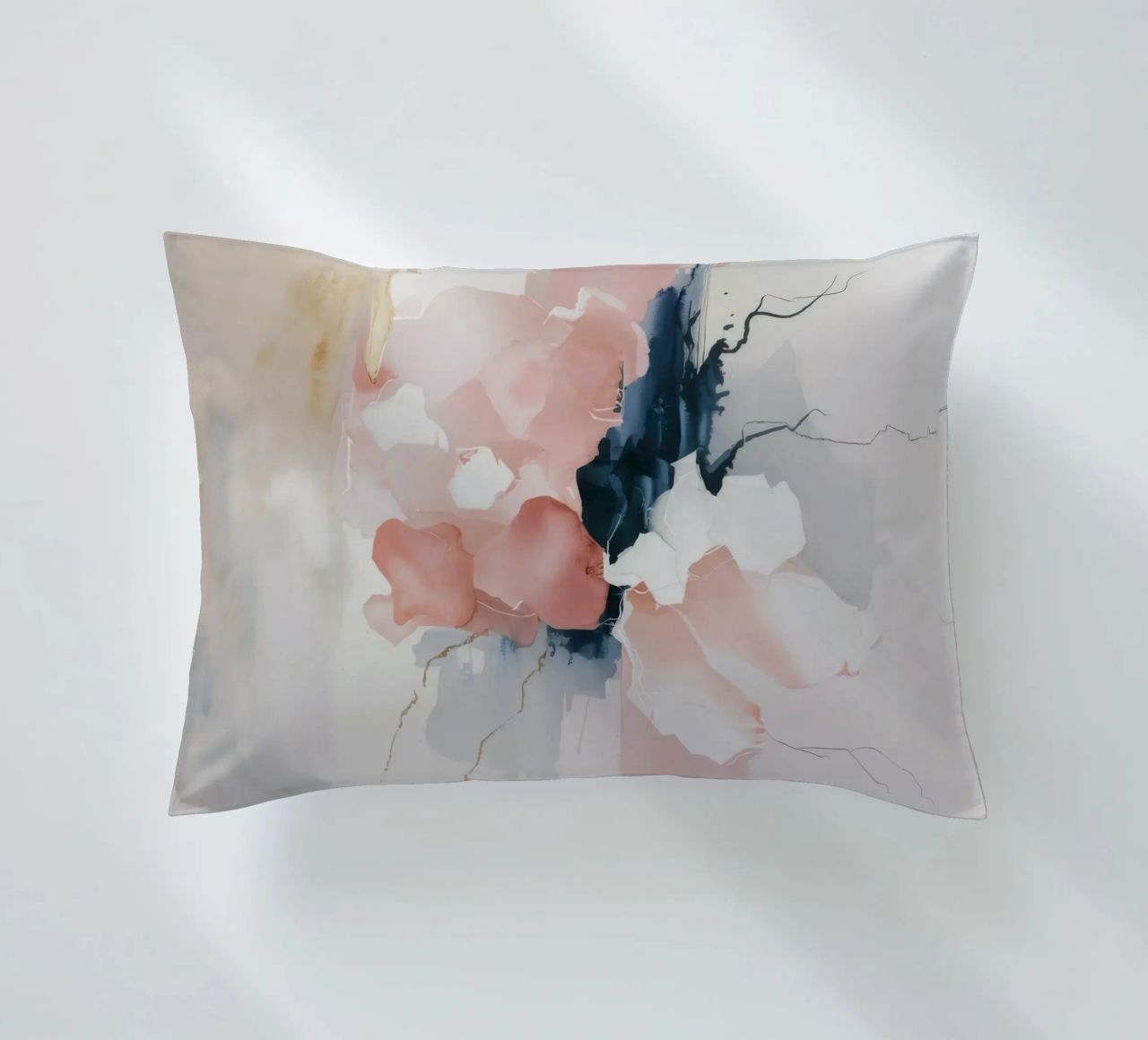 Anima in fiore svelata cuscino da Dream Spectrum