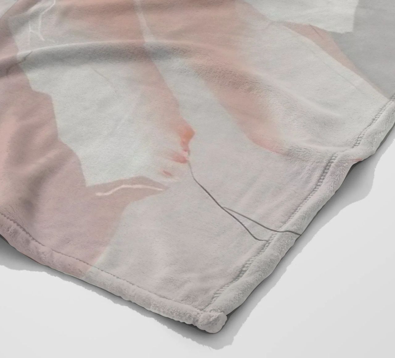 Anima in fiore svelata coperta in pile da Dream Spectrum
