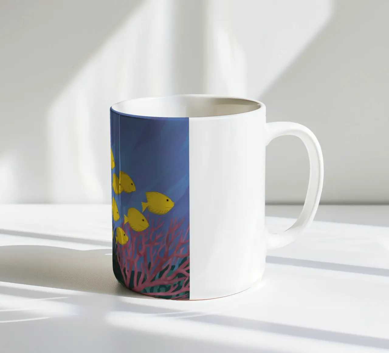 Poisson jaune flottant mug en céramique de Silk Palette