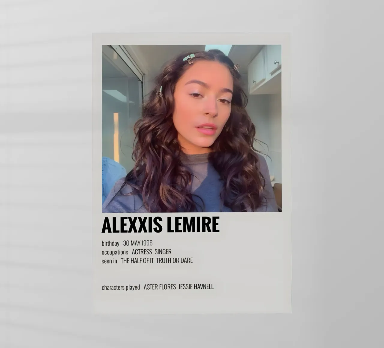 ALEXXIS LEMIRE pellicola backlit da MVFminimalist