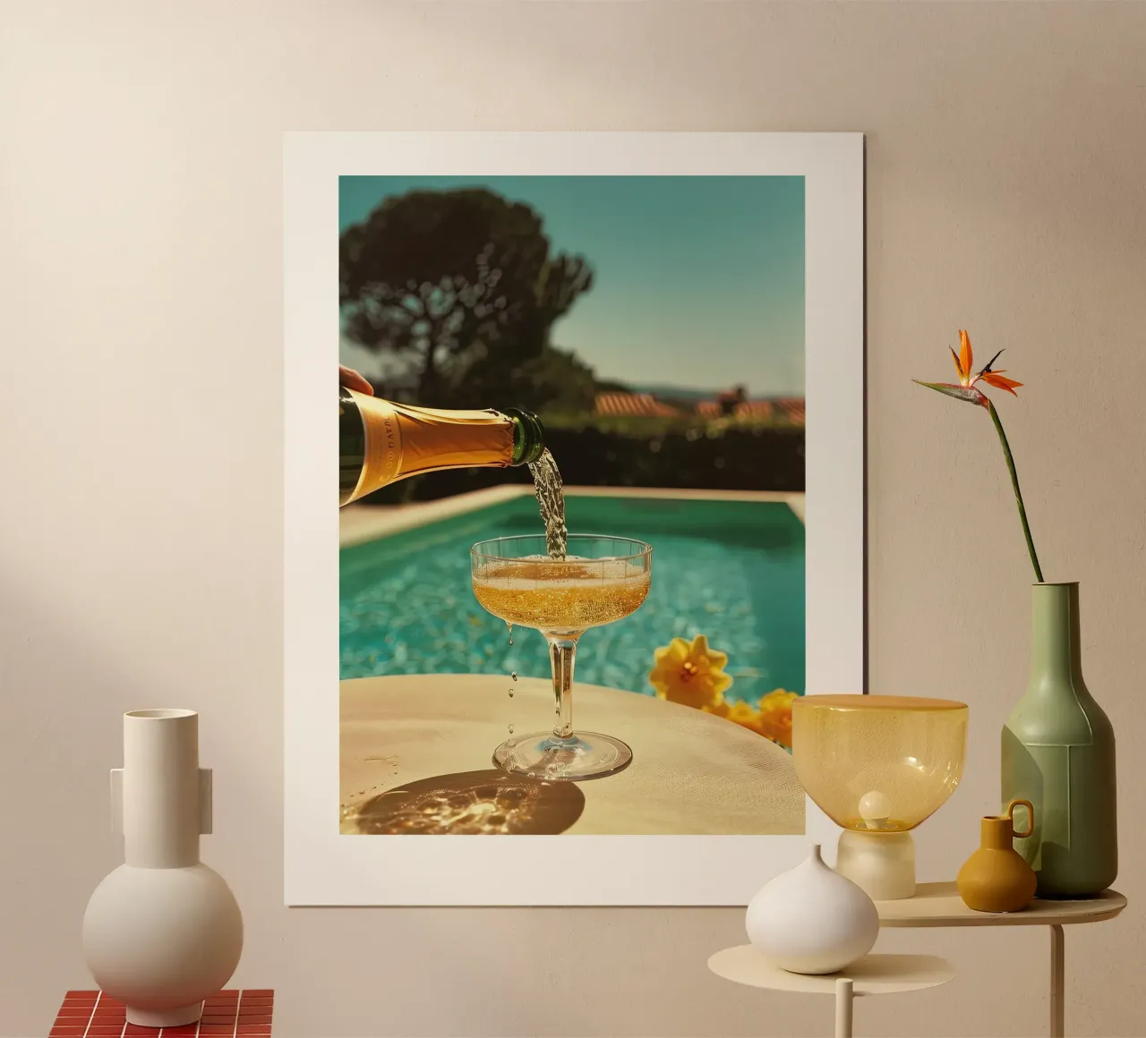 Piscina del vino poster con telaio in alluminio da Slim Aarons Vintage