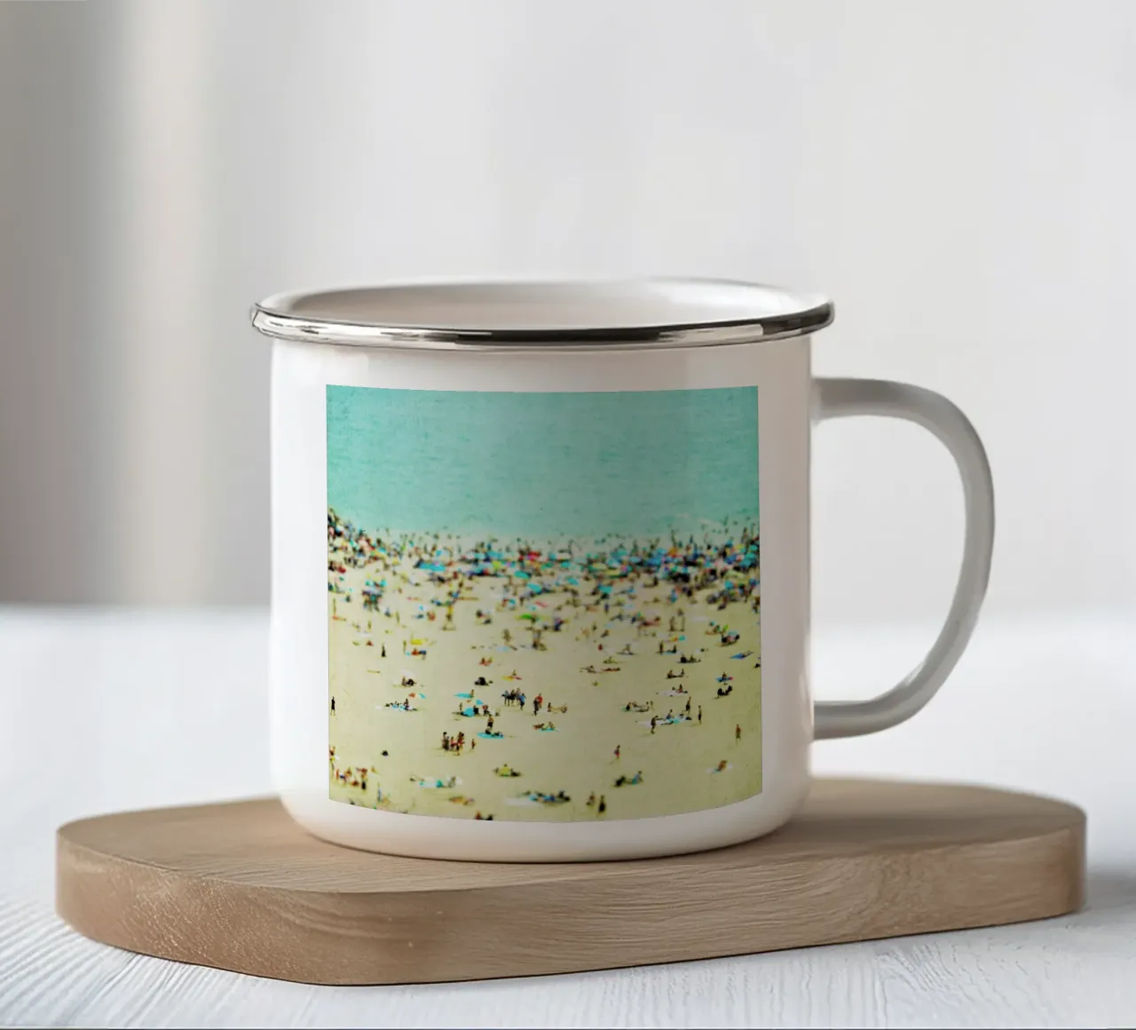 Coney Island Beach tazza in smalto da Mina Teslaru