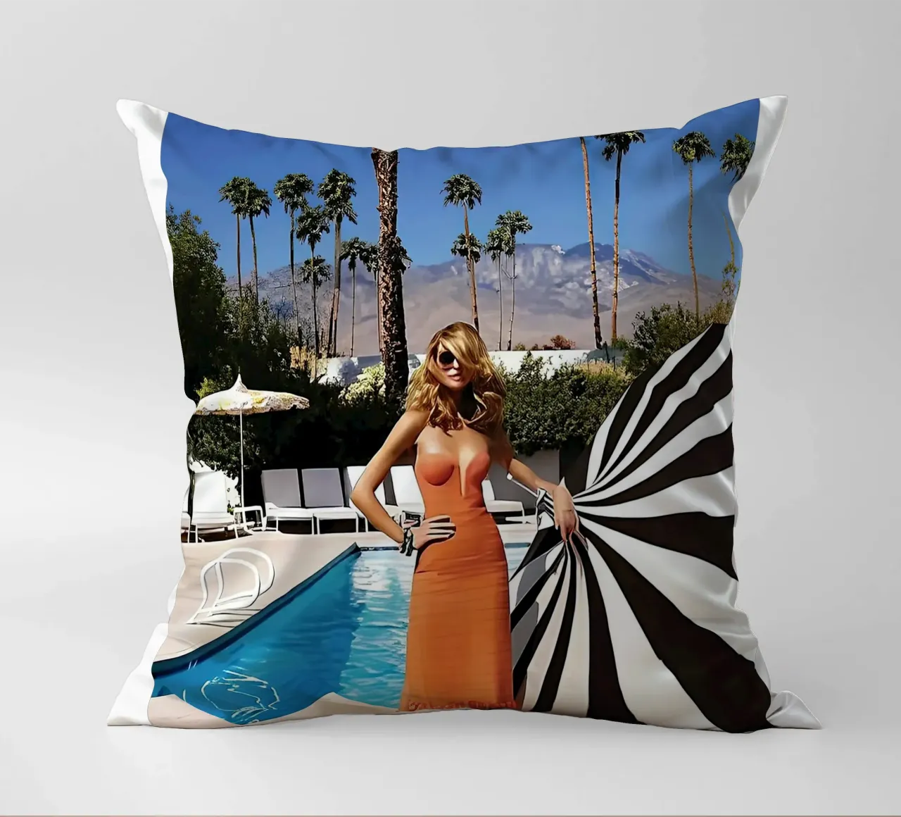 cool women Pool Side Slim Aaron cojín de Slim Aarons Vintage