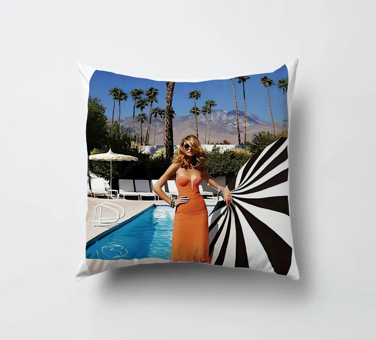 cool women Pool Side Slim Aaron cojín de Slim Aarons Vintage