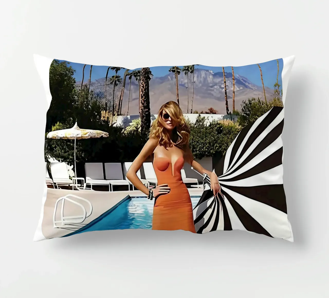 cool women Pool Side Slim Aaron cojín de Slim Aarons Vintage