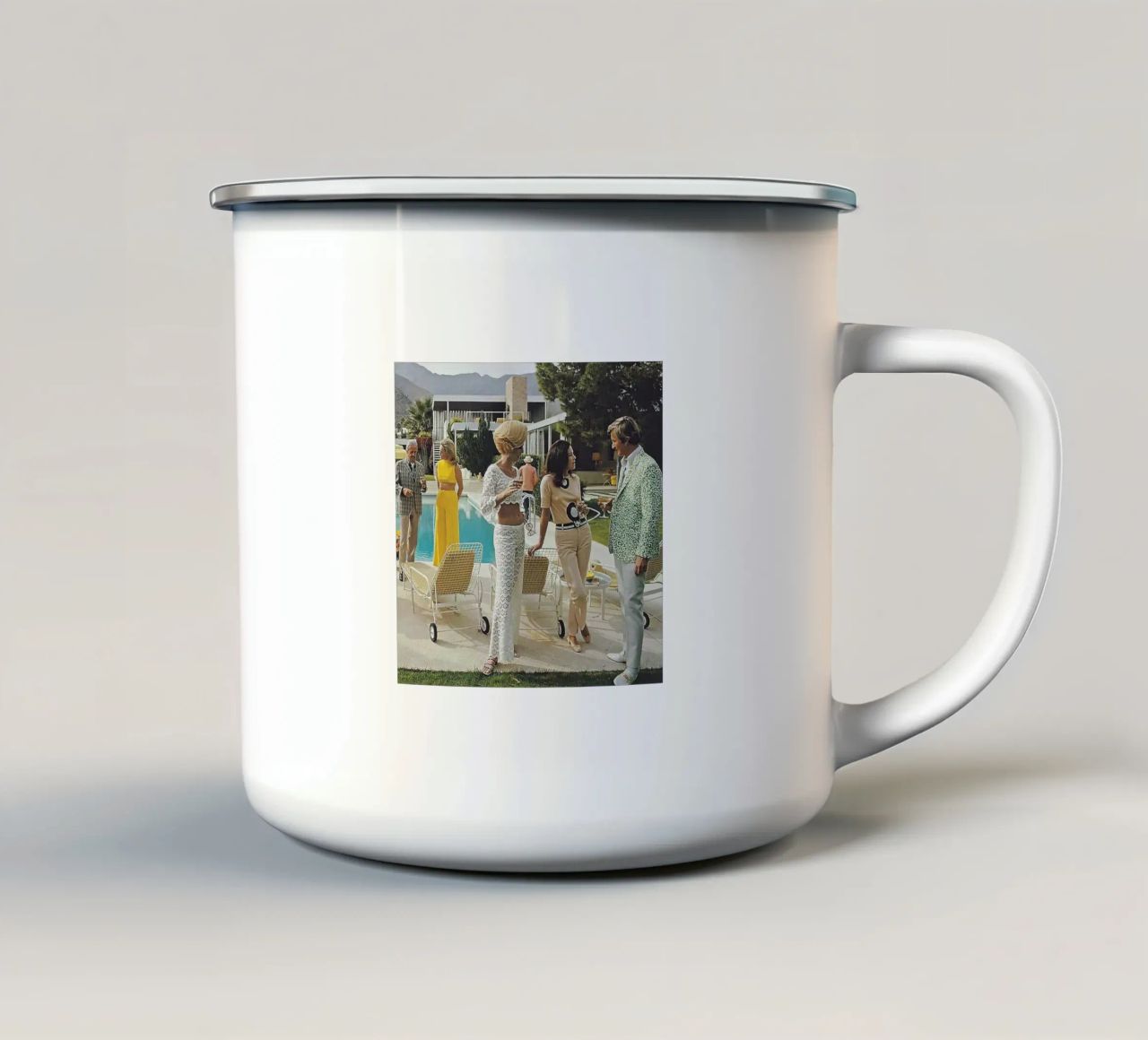 stile glamour tazza in smalto da Slim Aarons Vintage