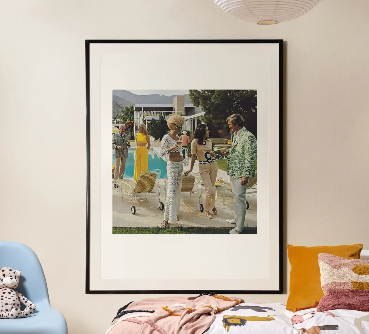 stile glamour poster con telaio in plastica da Slim Aarons Vintage