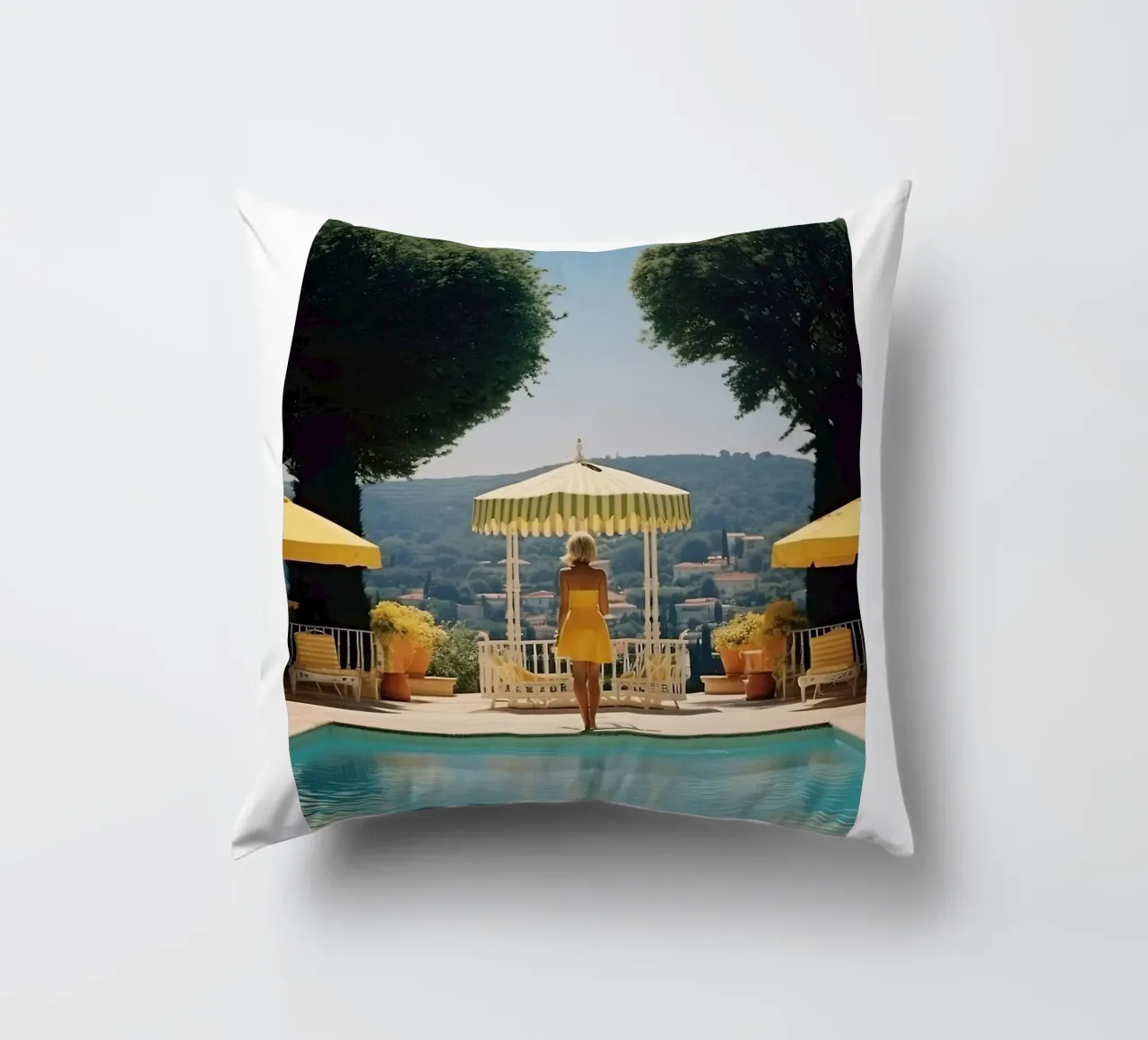 Piscina di Cannes in stile retrò anni '60 cuscino da Slim Aarons Vintage
