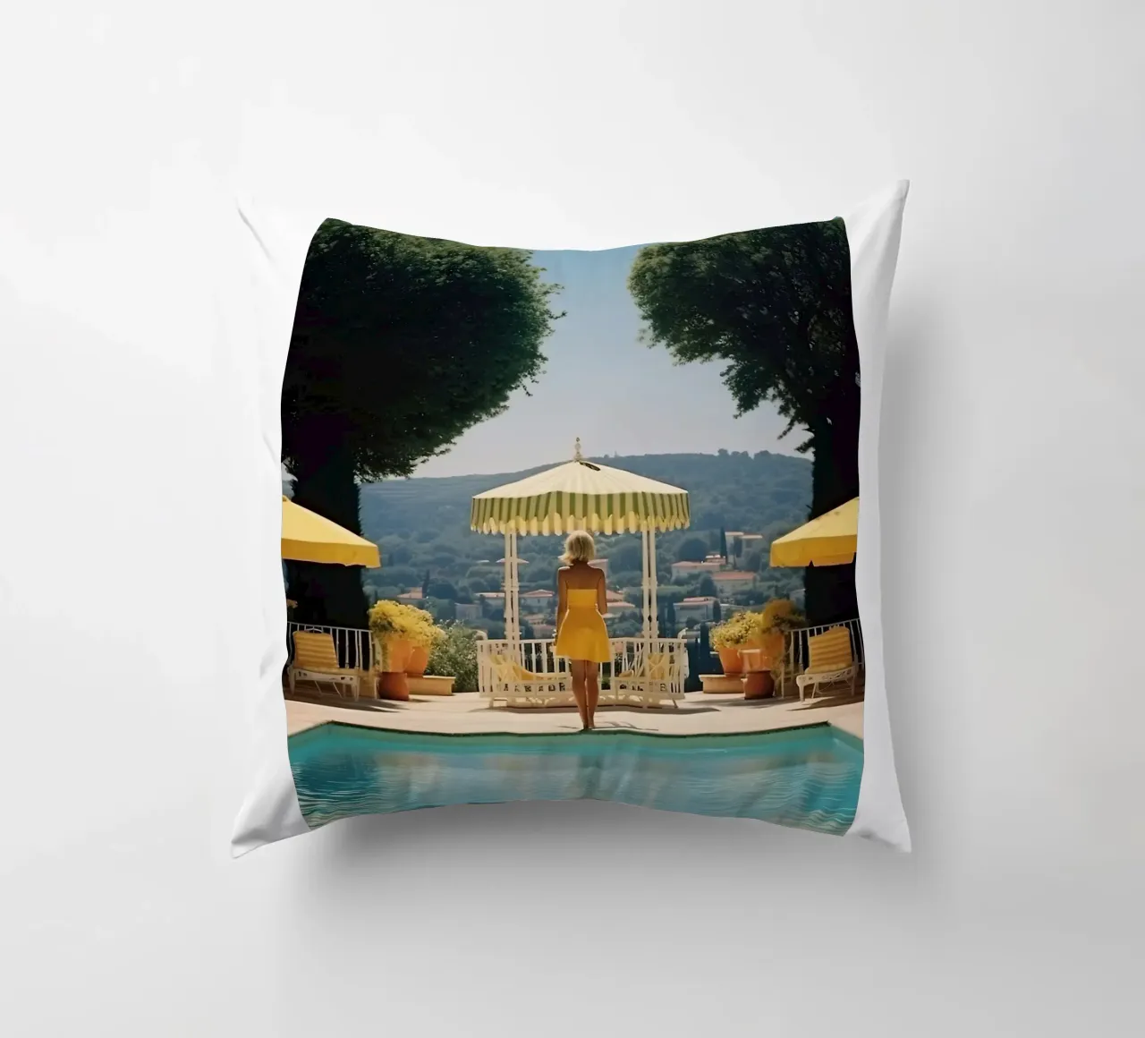 Piscina di Cannes in stile retrò anni '60 cuscino da Slim Aarons Vintage