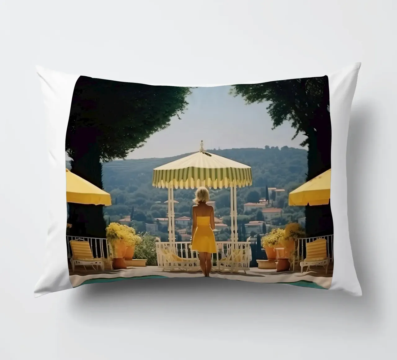 Piscina di Cannes in stile retrò anni '60 cuscino da Slim Aarons Vintage