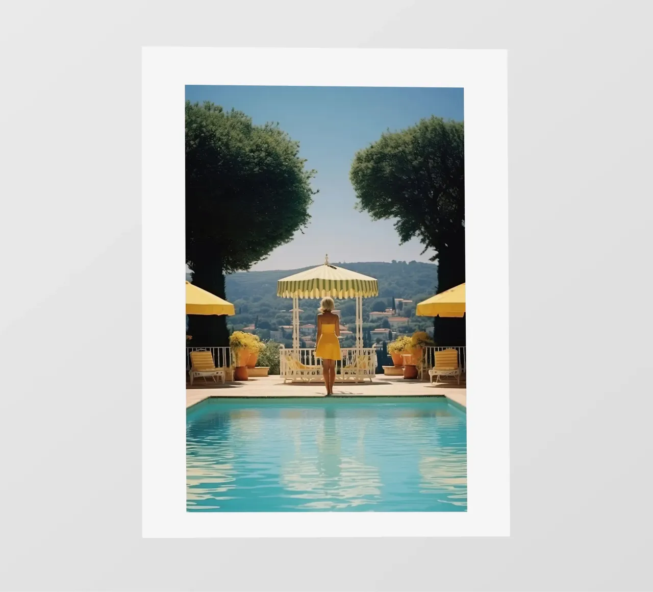 Piscina di Cannes in stile retrò anni '60 pellicola backlit da Slim Aarons Vintage