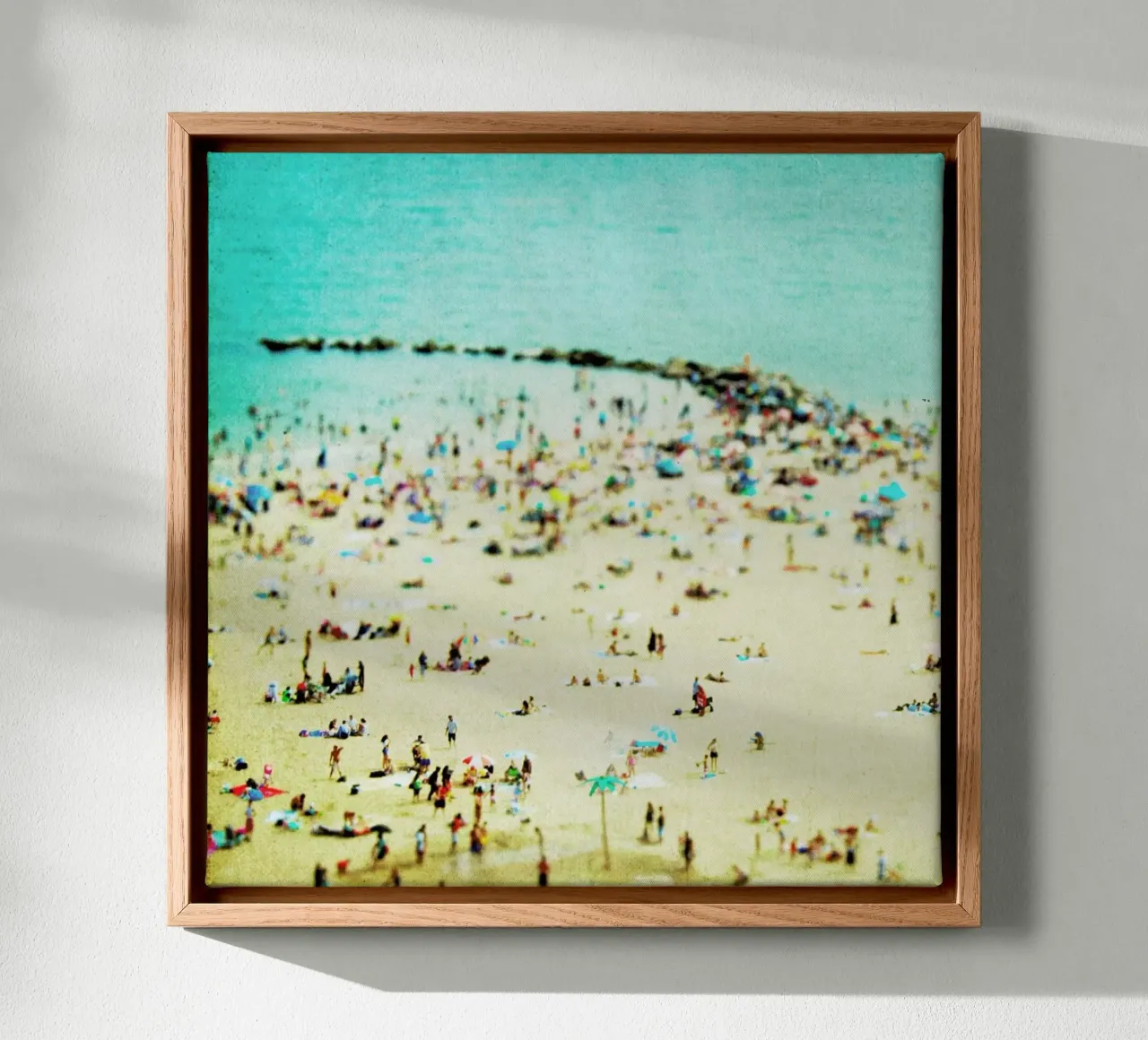 Coney Island Beach 2 tela con Cornice a cassetta da Mina Teslaru