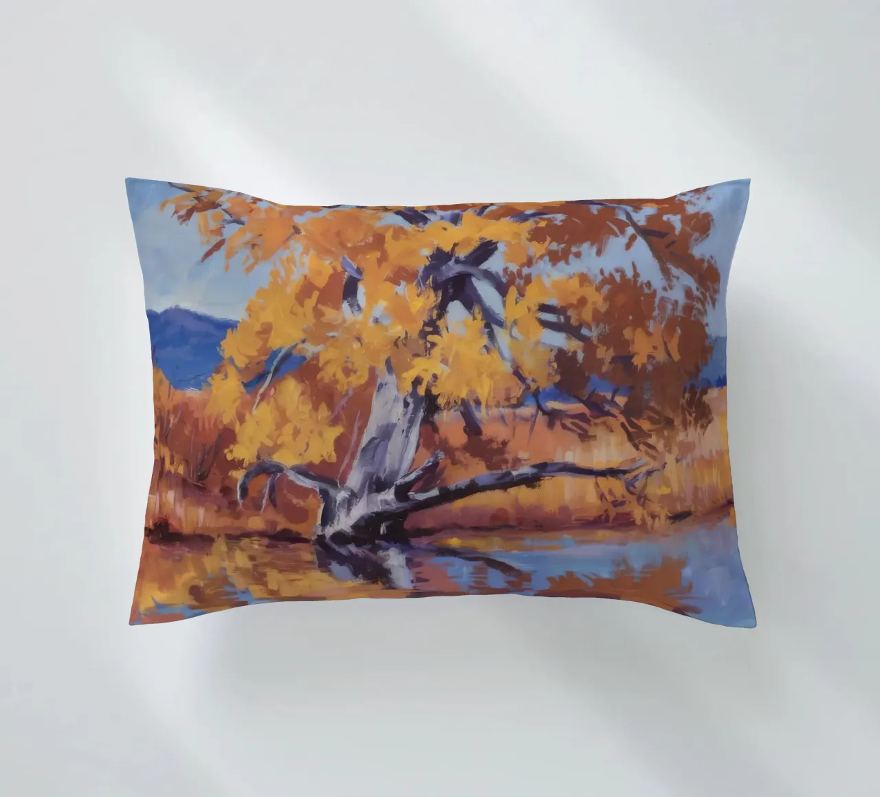 Riflesso del fiume d'oro cuscino da Celestial Harmony