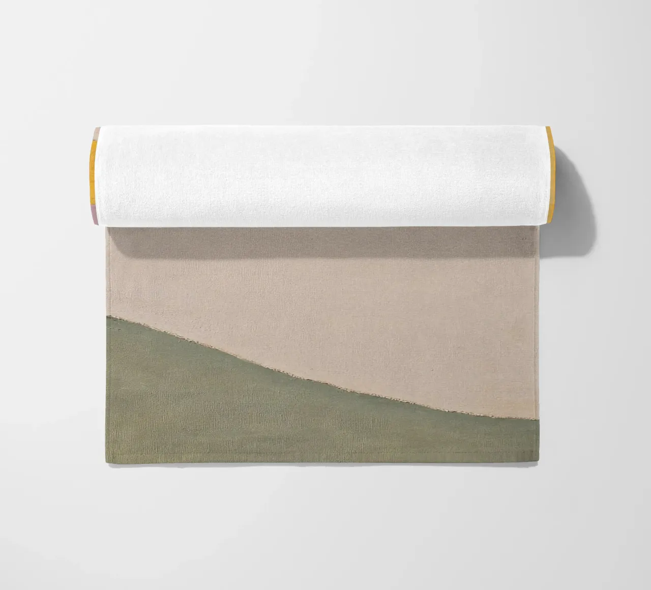 Collina minimalista in giallo e rosa telo mare da Euphoria Theresa