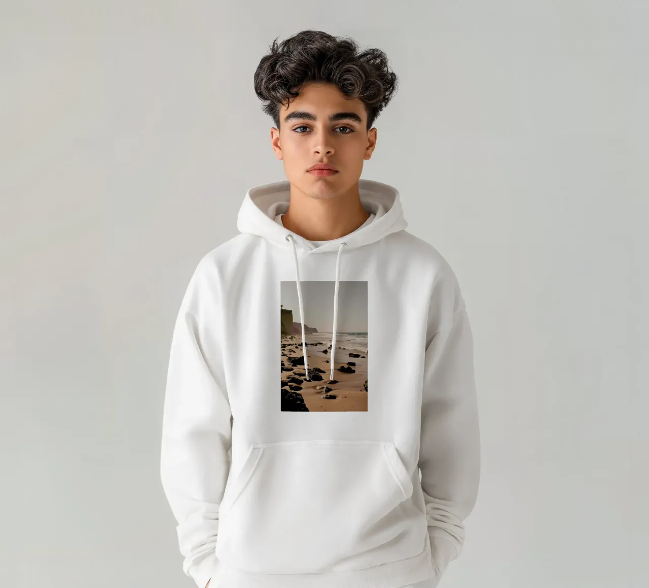 Hazy Mornings At The Beach felpa con cappuccio da Sebastian Hilgetag