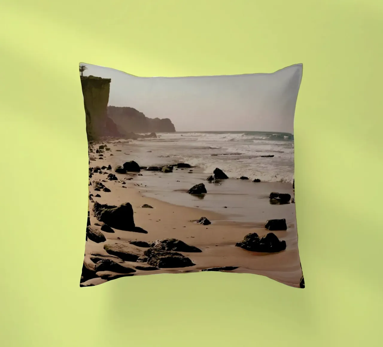 Hazy Mornings At The Beach cuscino da Sebastian Hilgetag