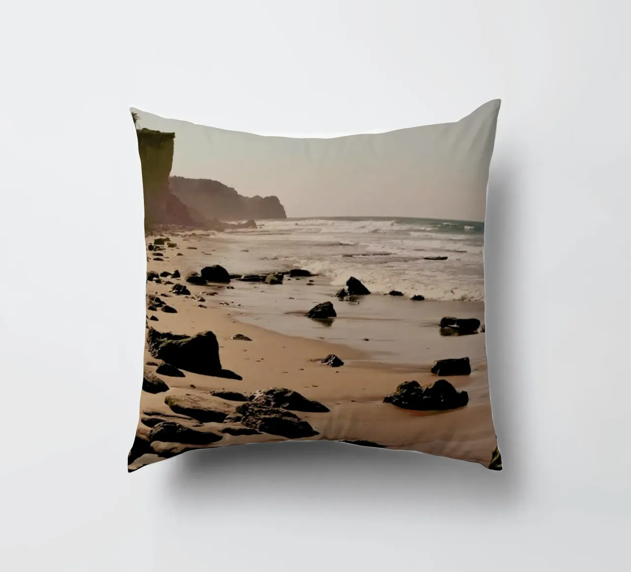 Hazy Mornings At The Beach cuscino da Sebastian Hilgetag