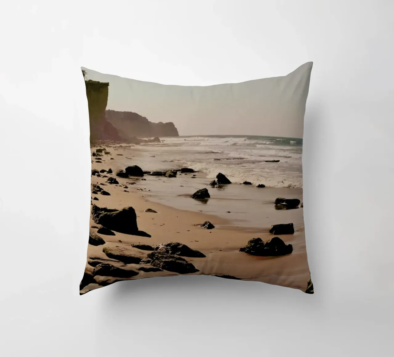 Hazy Mornings At The Beach cuscino da Sebastian Hilgetag