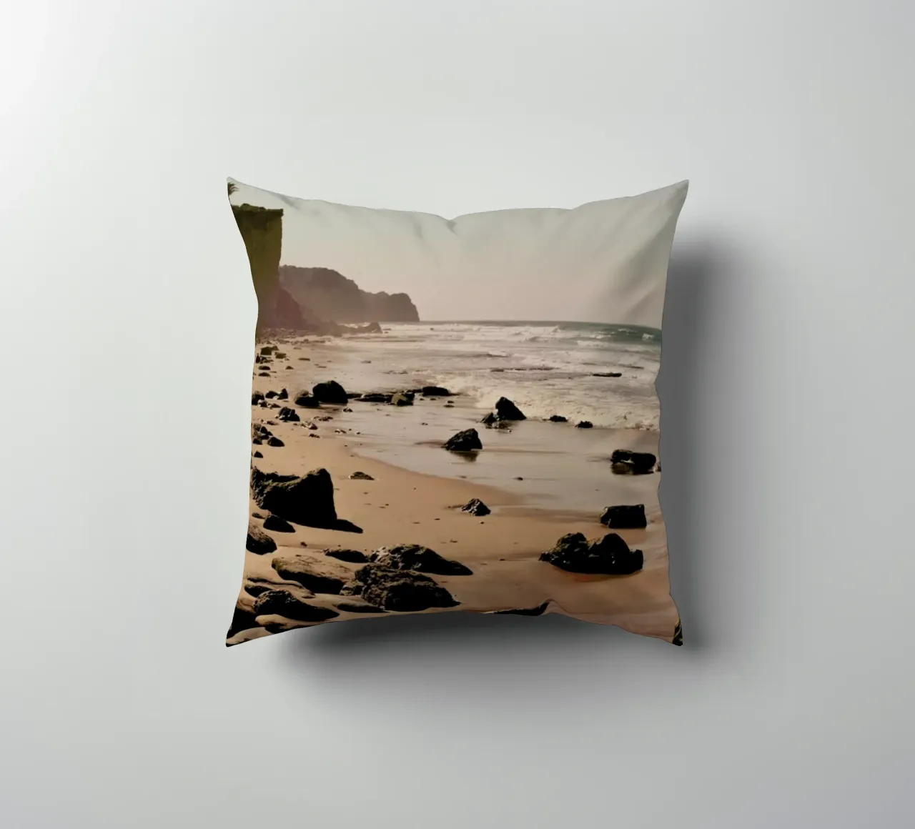 Hazy Mornings At The Beach cuscino da Sebastian Hilgetag