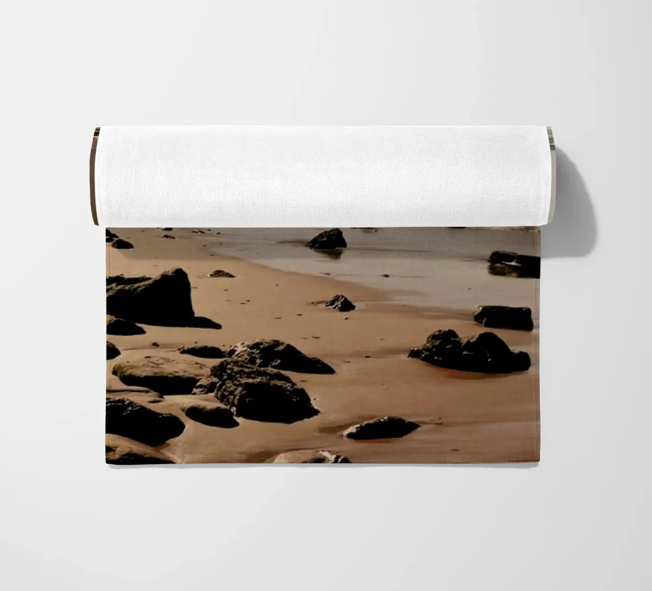 Hazy Mornings At The Beach telo mare da Sebastian Hilgetag