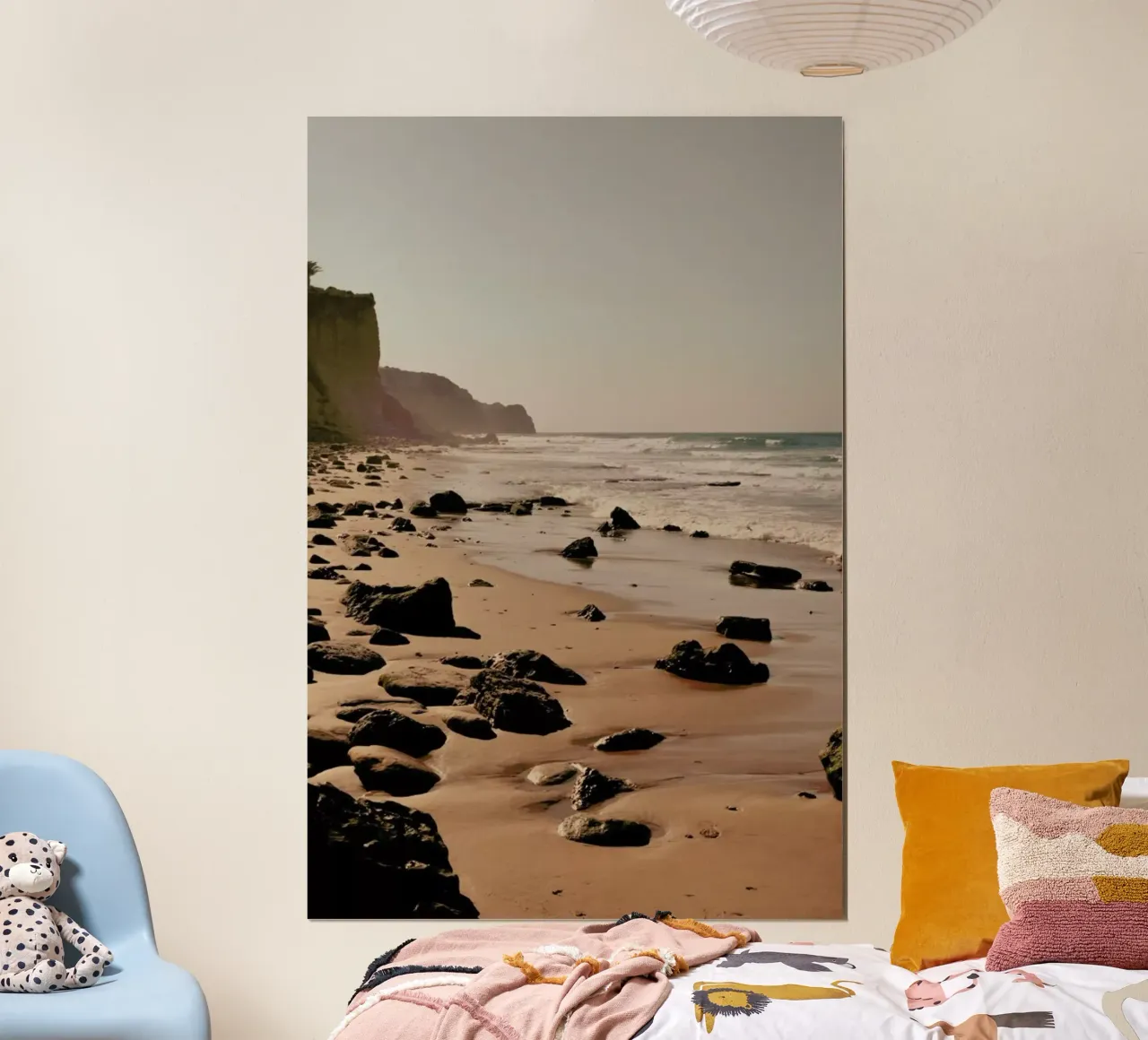 Hazy Mornings At The Beach poster con telaio in legno da Sebastian Hilgetag