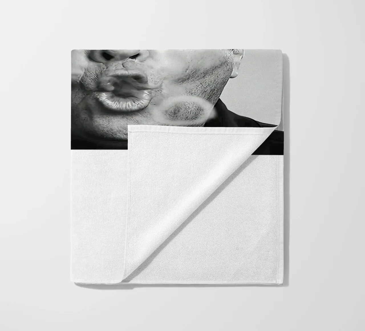 Jack Nicholson, sigaro, anelli di fumo, telo mare da Black And White