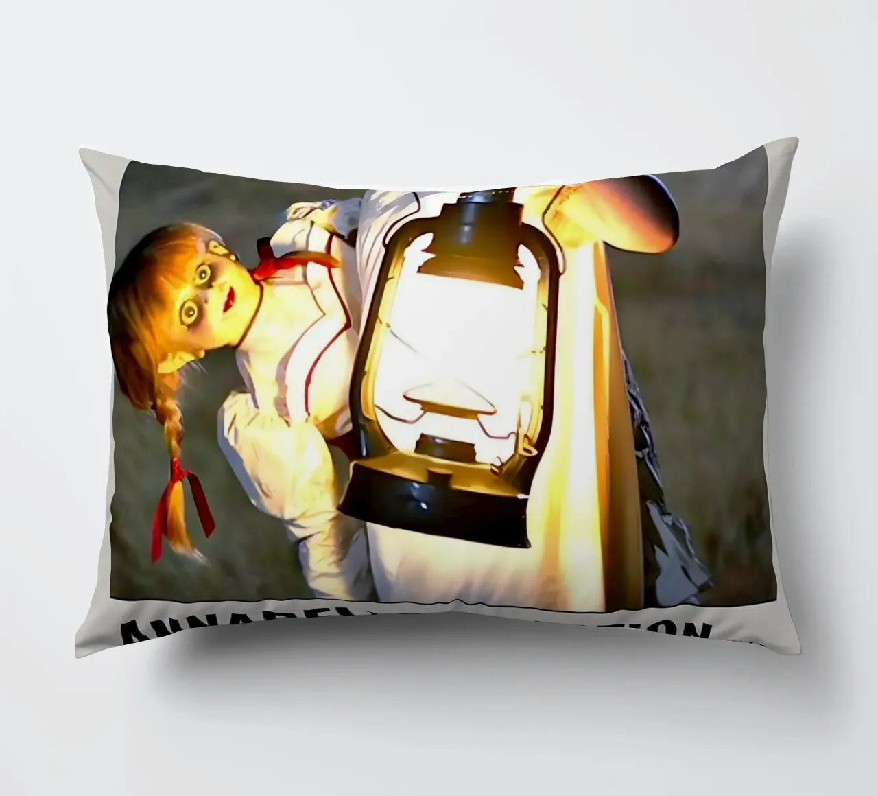ANNABELLE CREATION 2017 Kissen von MVFminimalist