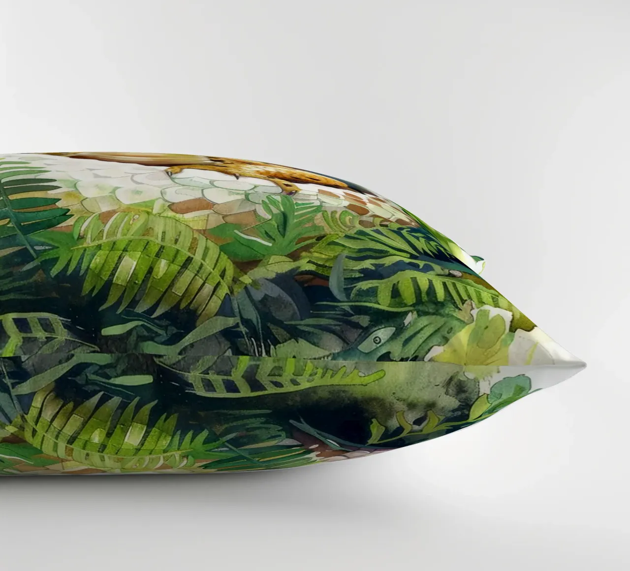Un cucciolo di serpente nell'abbraccio della natura cuscino da DesignDoodle