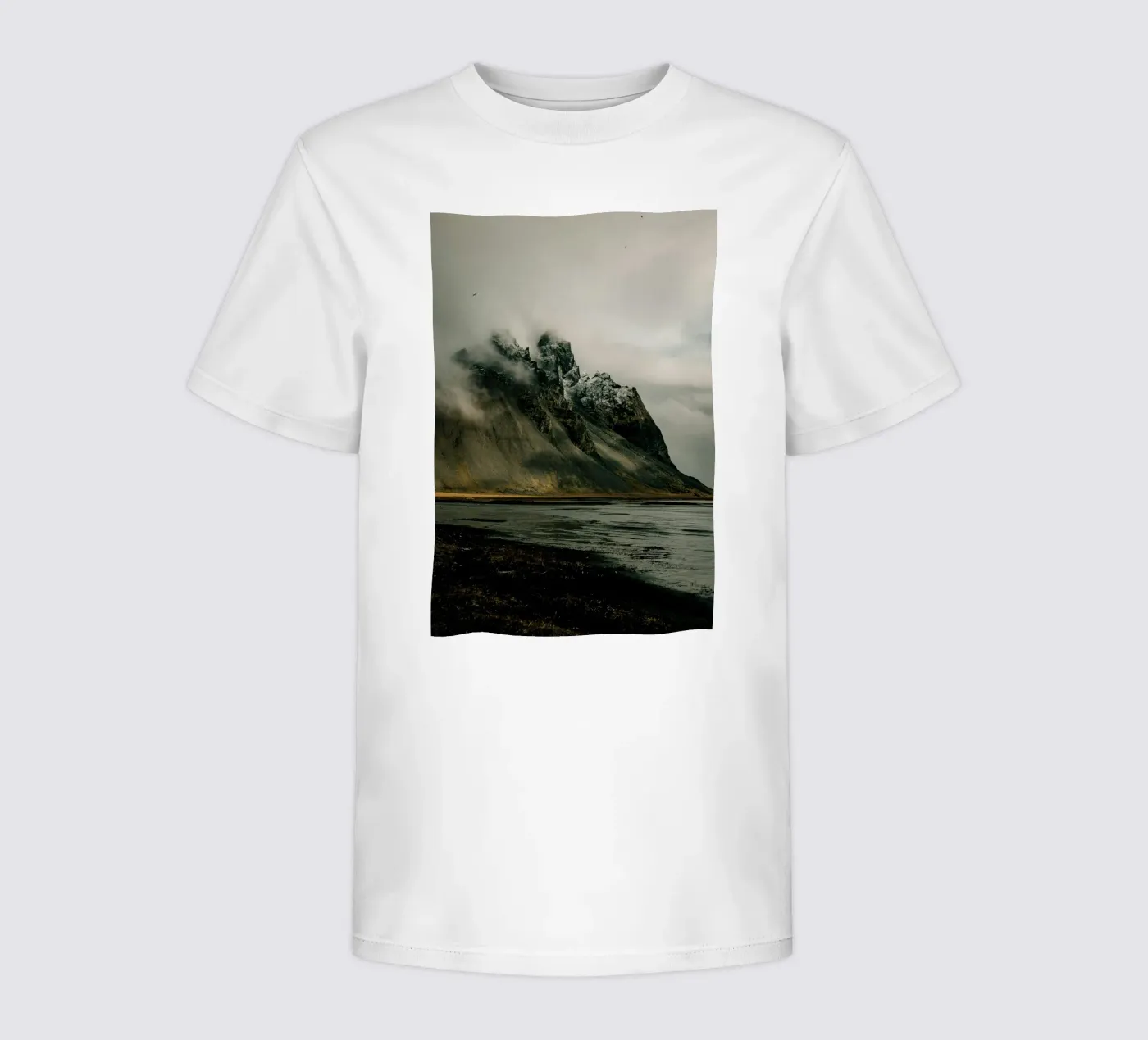 mountain clouds Kinder T-Shirt von Earthly Visions