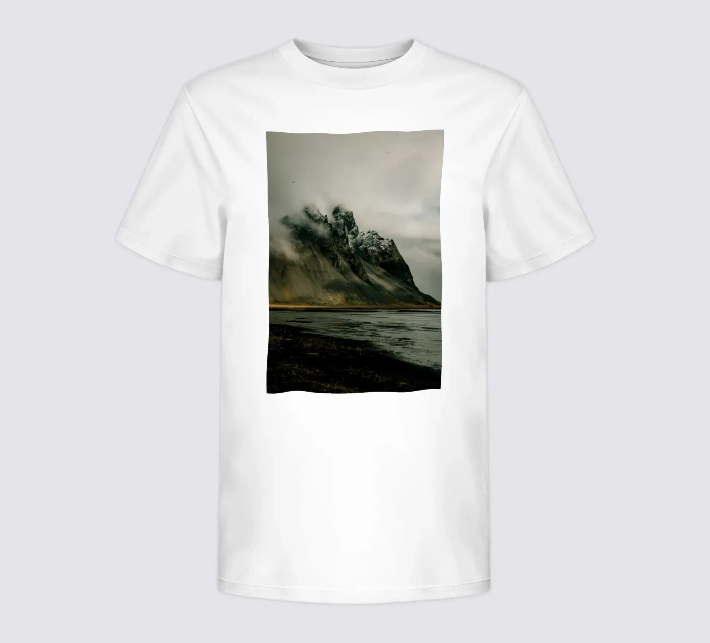 mountain clouds Kinder T-Shirt von Earthly Visions