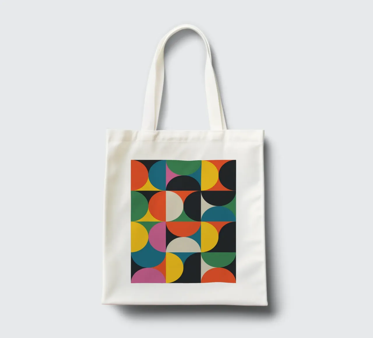 Motivo geometrico a semicerchio colorato della modernità di metà secolo borsa in juta da THE MOTIVATED TYPE