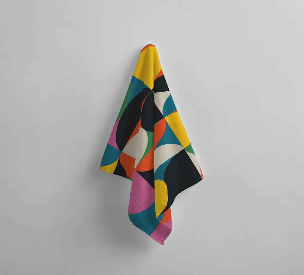 Motivo geometrico a semicerchio colorato della modernità di metà secolo asciugamano da bagno da THE MOTIVATED TYPE