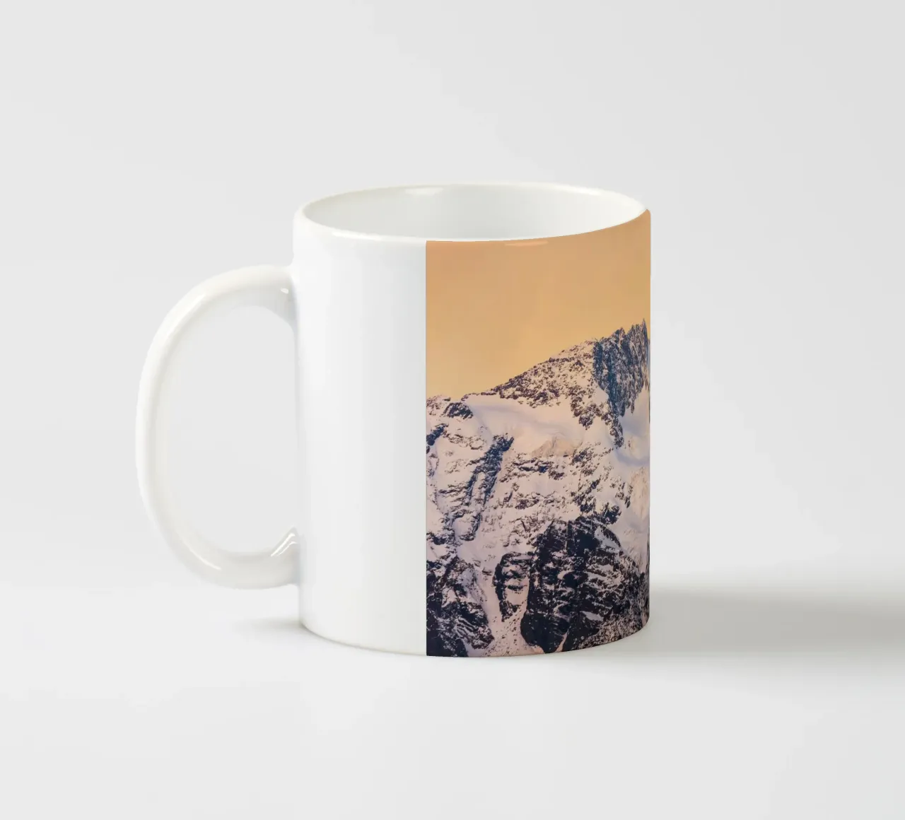 neve di montagna tazza in ceramica da Earthly Visions