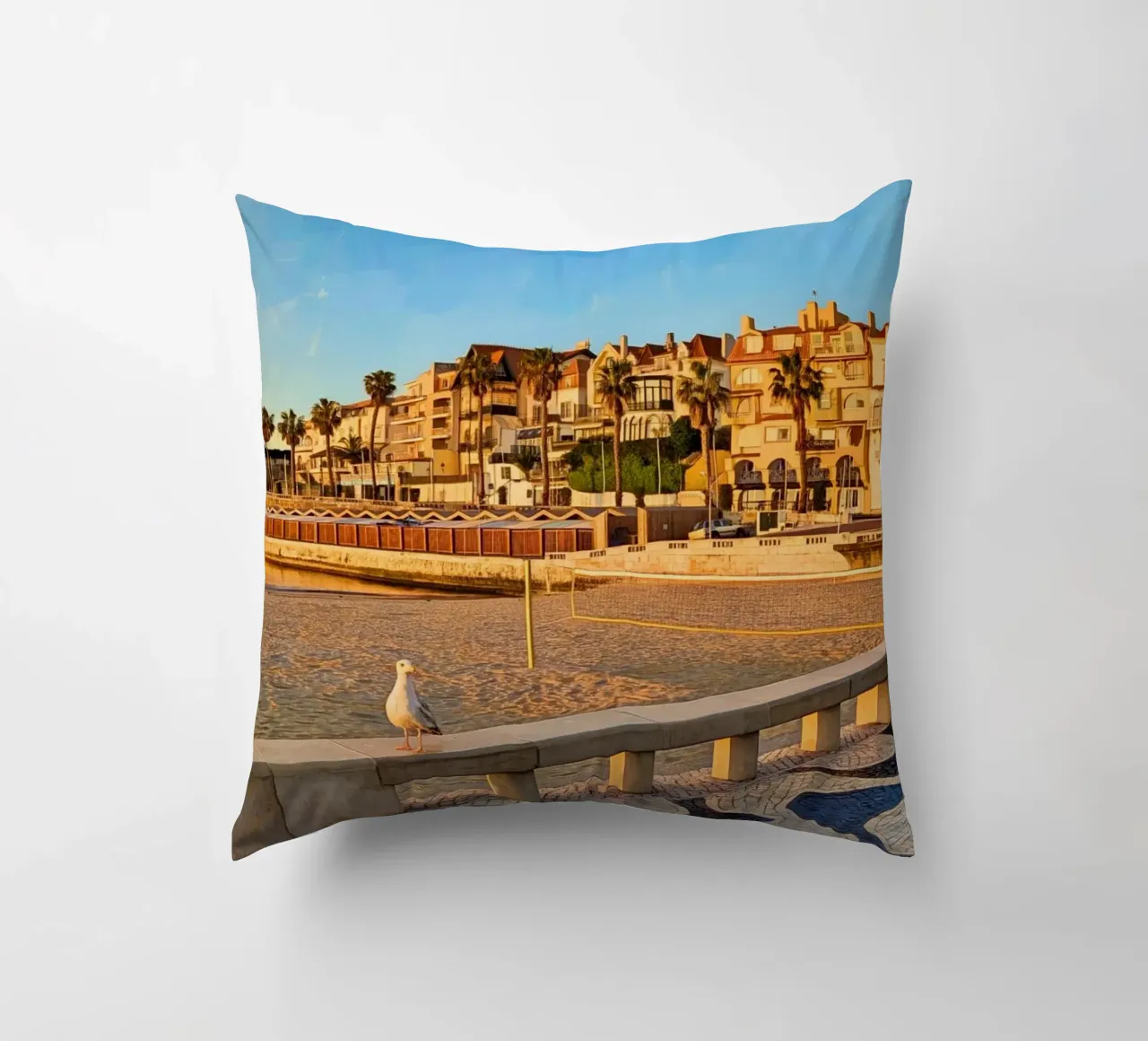 Mattinata in riva al mare a Cascais con il gabbiano cuscino da Hecate Pim Designs