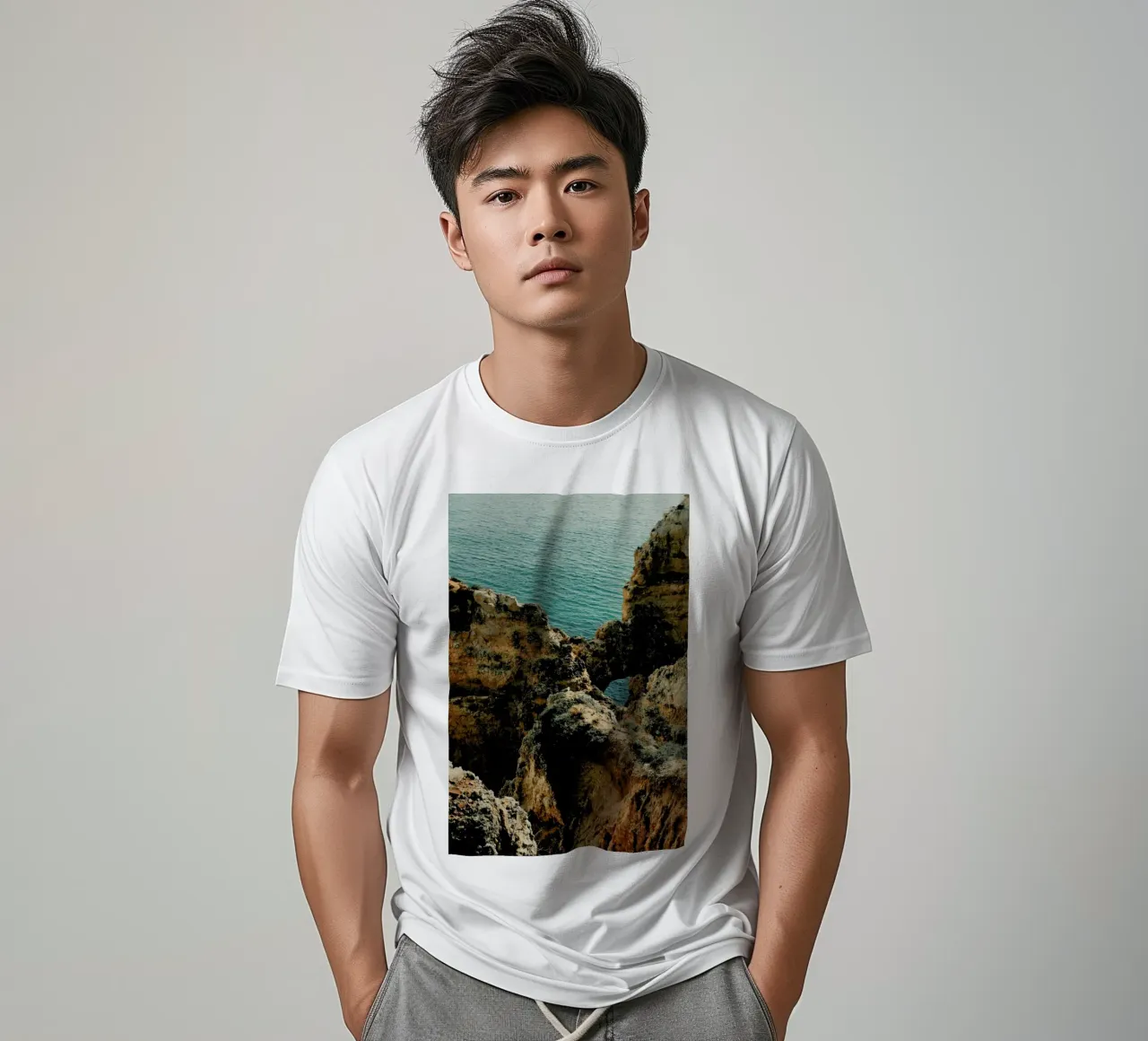 Blues And Yellows t-shirt da Sebastian Hilgetag