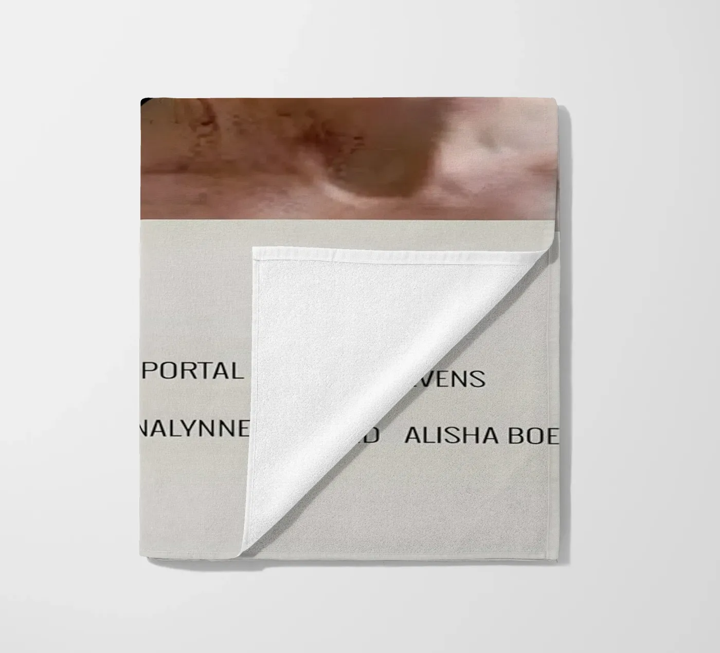 68 KILL 2017 strandhanddoek van MVFminimalist