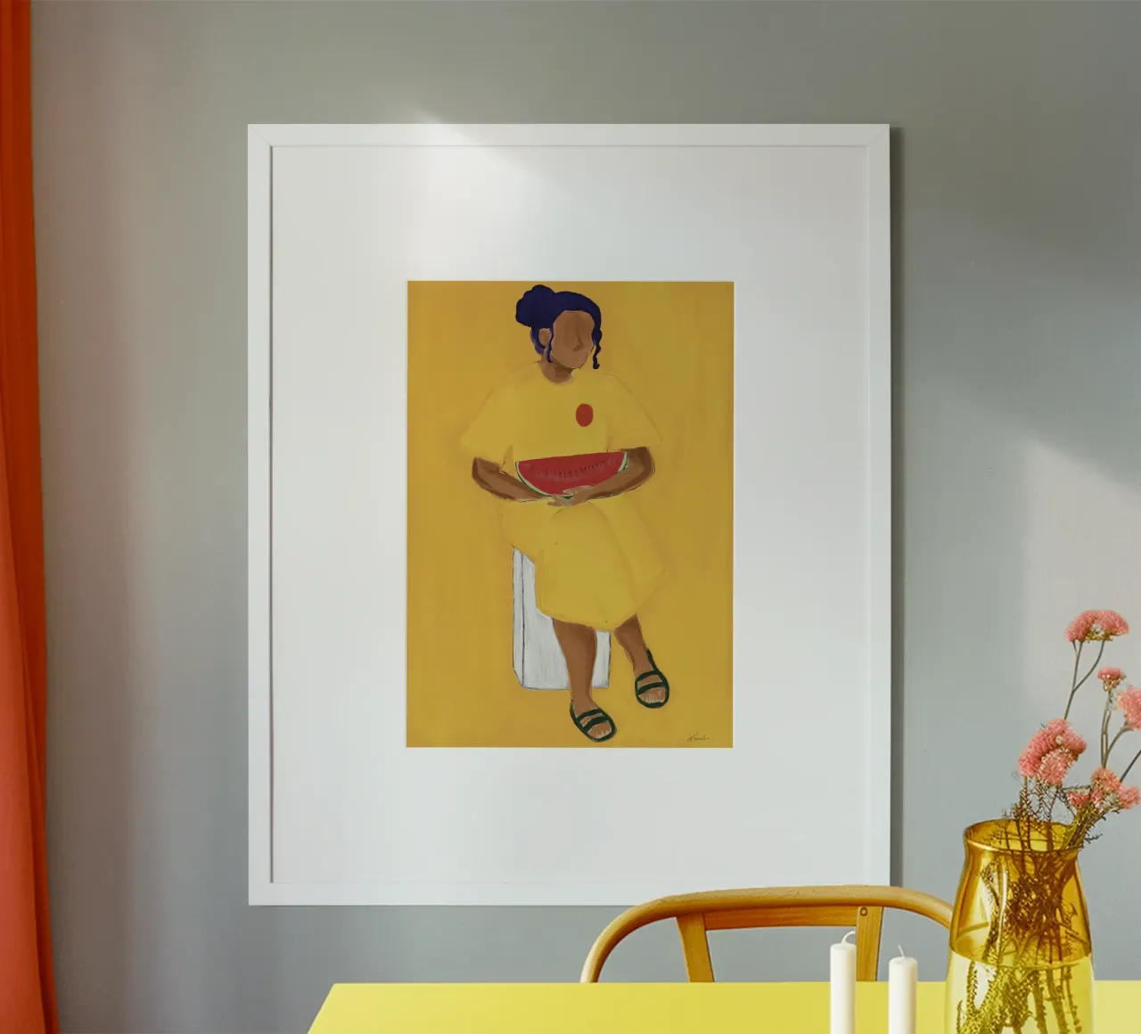 La donna tiene in mano un cocomero poster con telaio in plastica da tainah negreiros