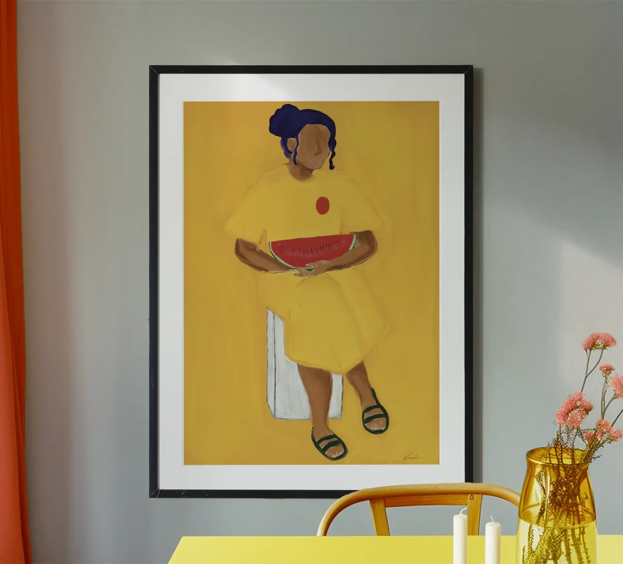 La donna tiene in mano un cocomero poster con telaio in plastica da tainah negreiros
