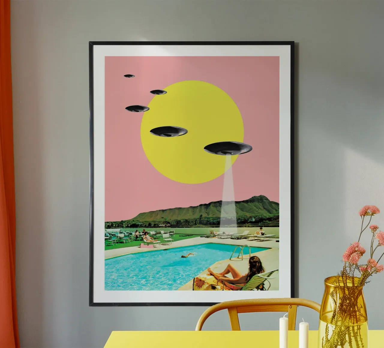 Invasion on Vacation poster con telaio in alluminio da MsGonzalez