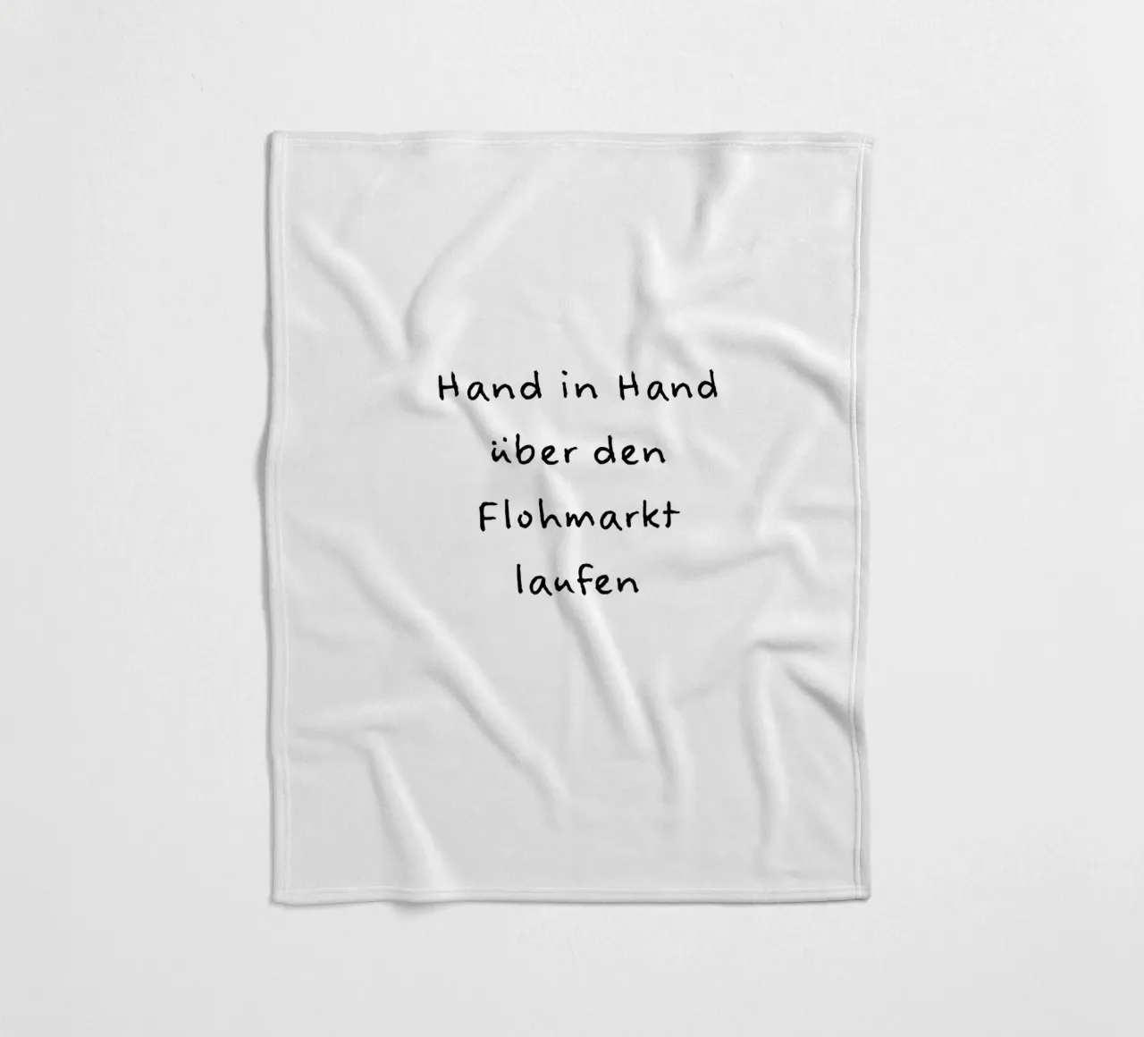 Hand in Hand über den Flohmarkt laufen. coperta in pile da FRICKE DESIGN