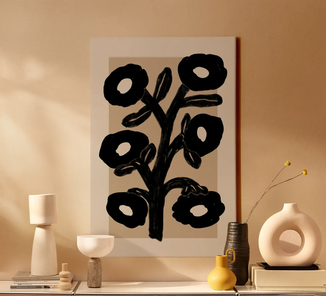 Abstracte zwarte bloemtak op beige canvas met Baklijst van Melloi Art Print