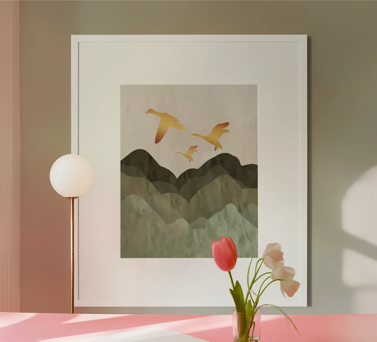 Uccelli dorati in volo sulle montagne poster con telaio in plastica da Sannel Larson